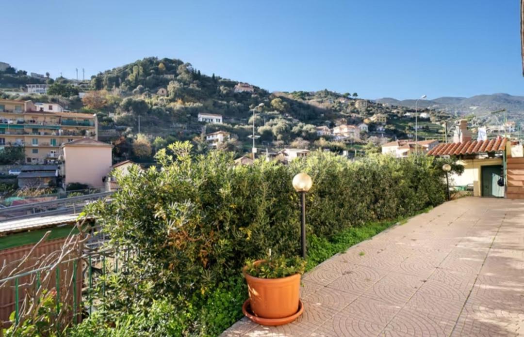 Casa Sanremo Tiziano Parking Gratis Spiaggia 15 Minuti A Piedi Екстер'єр фото